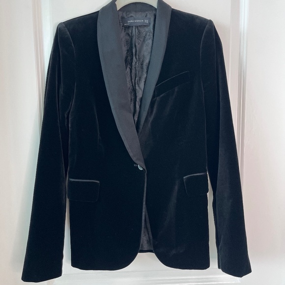Zara Woman Black Velvet Blazer with Satin Lapels (XS) - Picture 1 of 14
